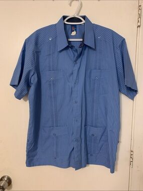 Classic Short-Sleeve Blue Casual Button-Down Shirt